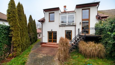 Prodej rodinného domu v centru Svitav s garáží a bazénem