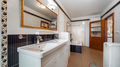 Prodej rodinného domu v centru Svitav s garáží a bazénem