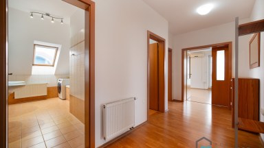 Prodej podkrovního bytu 4+kk a dvě garážová stání v Olomouci